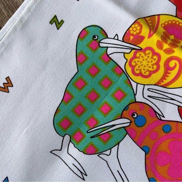 New Zealand Kiwi Bird Cotton Tea Towel Bright Colorful Fun NWOT 19x32 - Picture 6 of 8